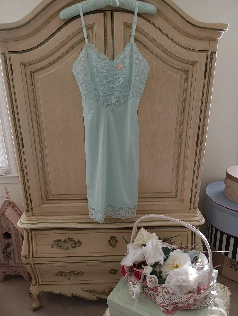 STUNNING, UNWORN, NWT MINT GREEN " VANITY FAIR" MYLON AND  LACE FULL SLIP! - Picture 4 of 16